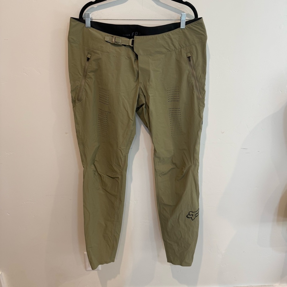 Fox Flexair Olive Green Mountain Biking Pants Men’s 38 Outdoor Slim Fit Light